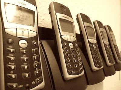 telefone_400 Ihre Hotline: (0 40) 181 14 440